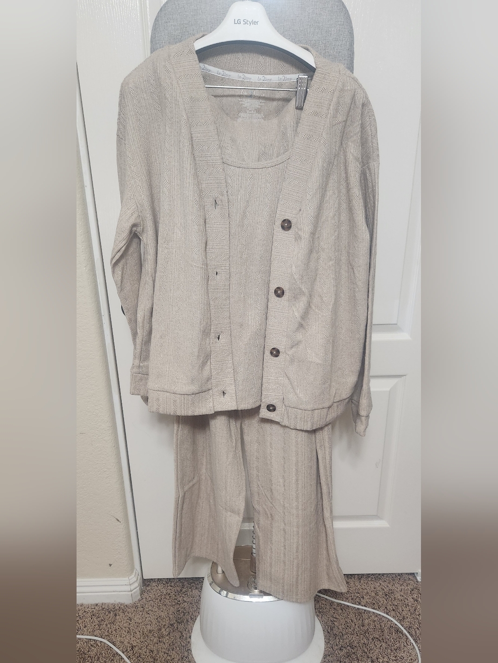 NWOT Live 2 Lounge 3 Piece Set, Beige Size Large - Picture 3 of 9